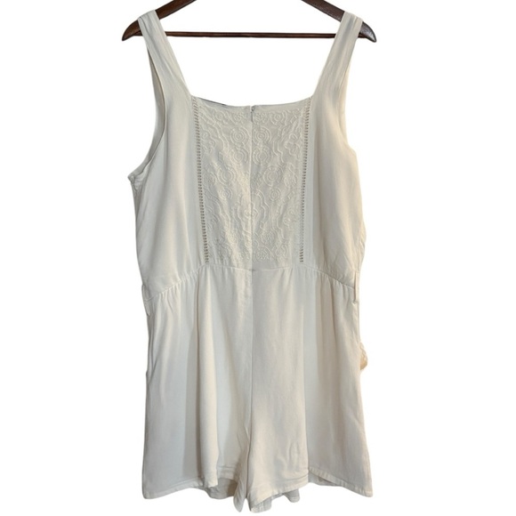 Guess Boho Festival Embroidered Apron Romper Woman’s Size 10 NWT - Picture 3 of 11